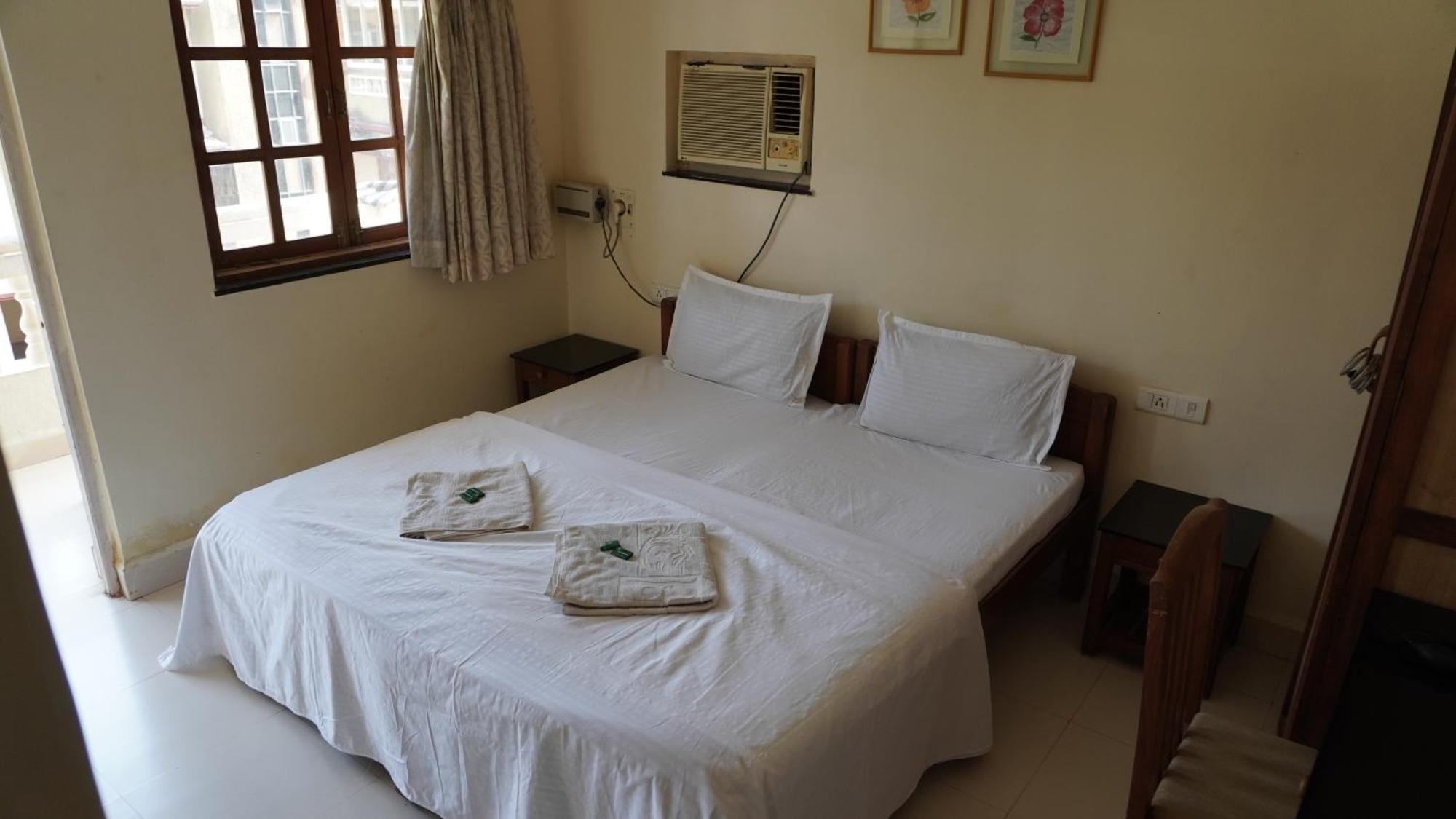 Holidays Goa Inn *