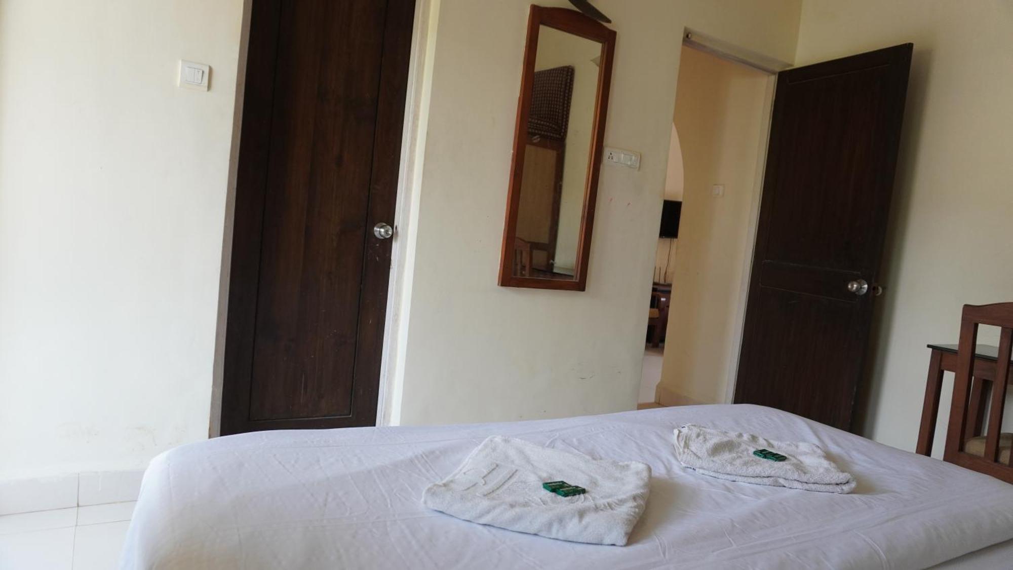 Holidays Goa Inn *